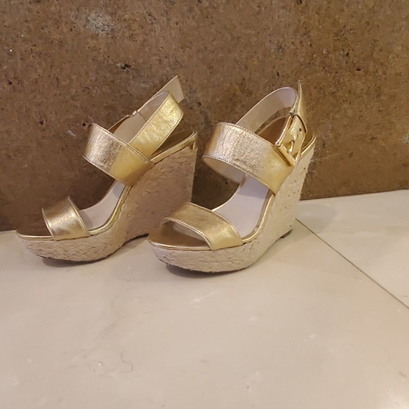 Michael Kors Gold Sandals platforms - Picture 2 of 7